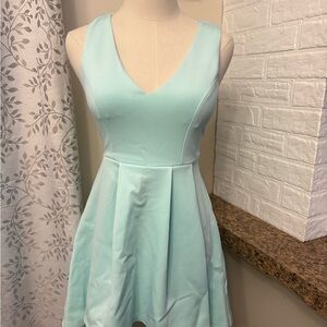 Windsor Mint Green V-Neck Mini Dress